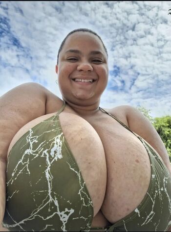 Full leaked Pequitasph private photo