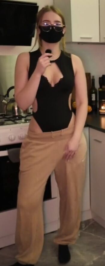 Full leaked Perlinna private photo