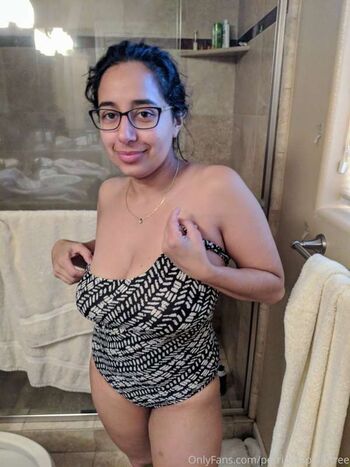 Full leaked Perridotspalmtree private photo