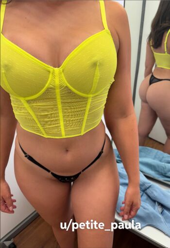 petite_paula