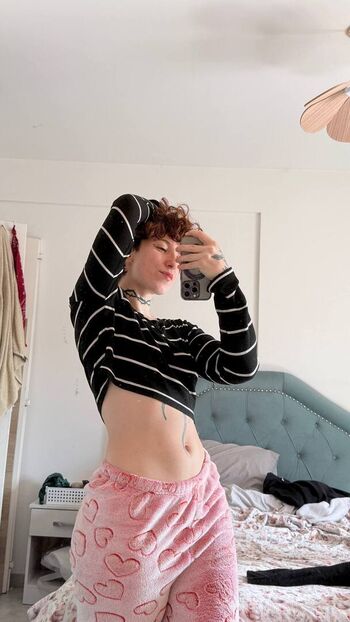 Full leaked Petite rousse private photo