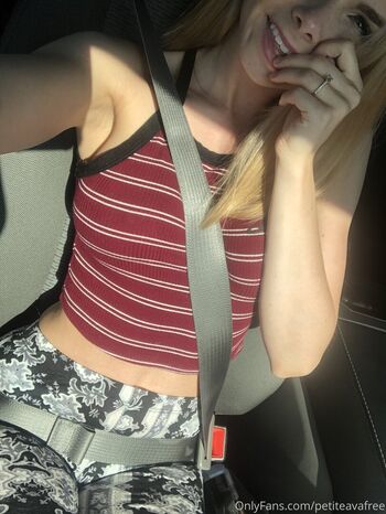 Full leaked Petiteavafree private photo