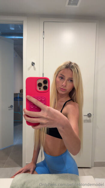 Full leaked Petiteblondemodel private photo