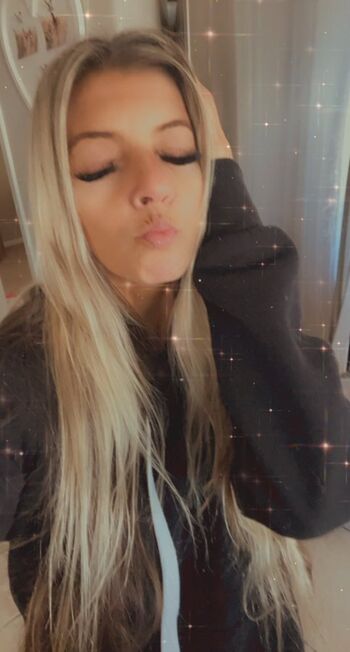 Full leaked Petitehotwife private onlyfans photo