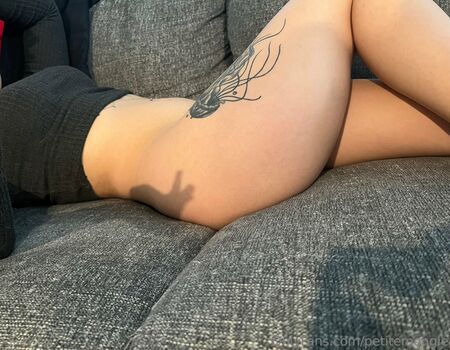 Full leaked Petitemongle private photo