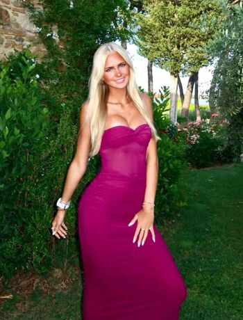 Full leaked Peyton blomquist private photo