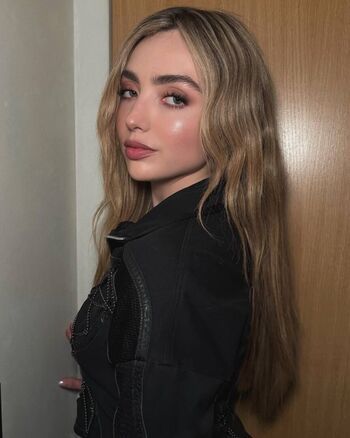 Full leaked Peyton list private photo