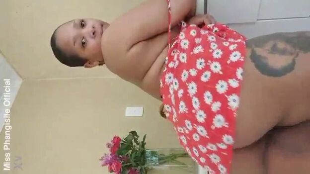 Full leaked Phangisile private photo