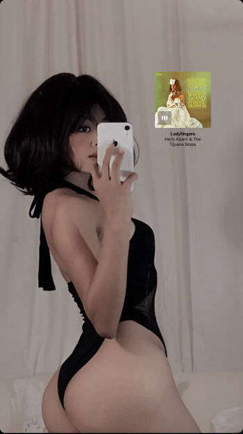 Full leaked Pheeeebbbbss private photo