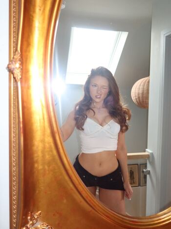 Full leaked Pheobeisginger page private onlyfans photo