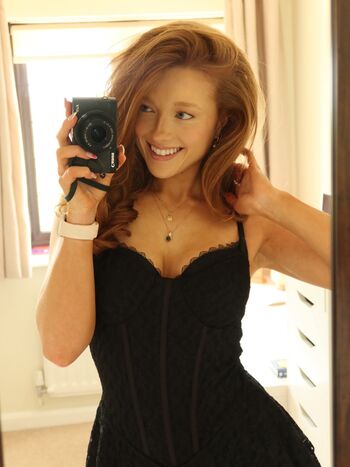 Full leaked Pheobeisginger page private photo