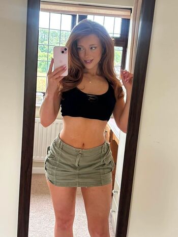 Full leaked Pheobeisginger private photo