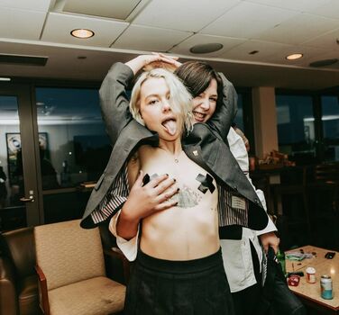 Full leaked Phoebe bridgers private photo