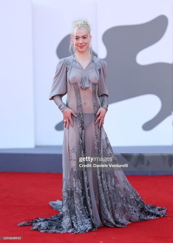 Full leaked Phoebe bridgers page private photo