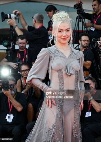 Full leaked Phoebe bridgers page private photo