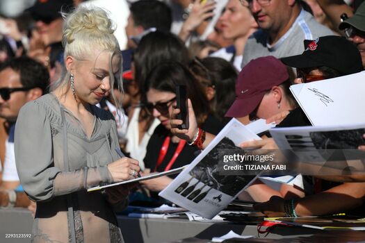 Full leaked Phoebe bridgers page private photo