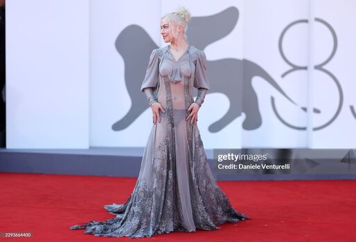 Full leaked Phoebe bridgers page private photo