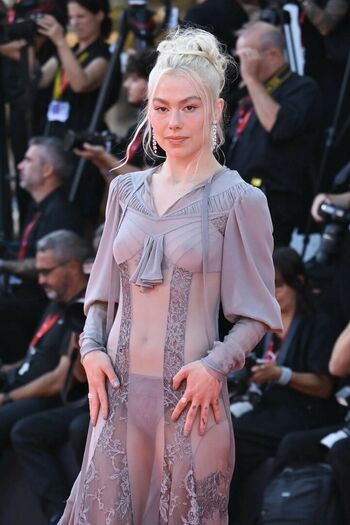 Full leaked Phoebe bridgers private photo