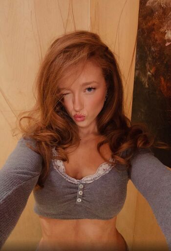 Full leaked Phoebeisginger page private onlyfans photo