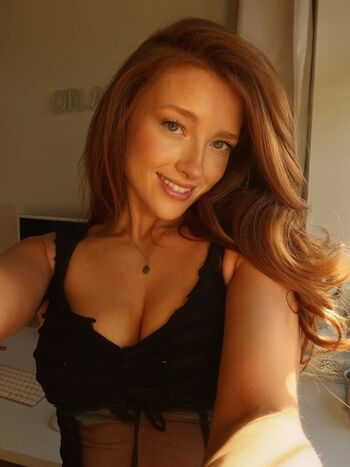 Full leaked Phoebeisginger page private onlyfans photo