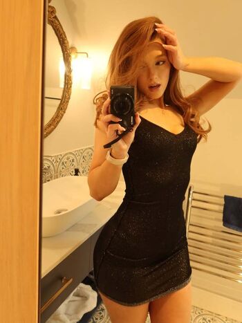 Full leaked Phoebeisginger page private onlyfans photo