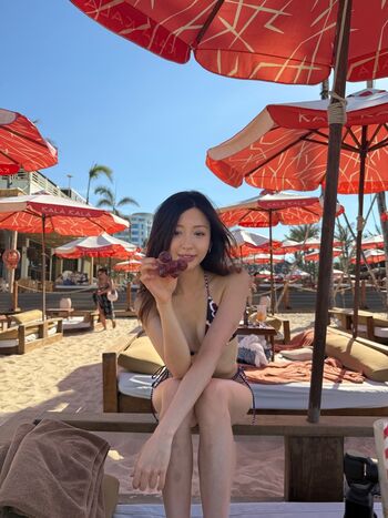 Full leaked Phoeberuchen private photo