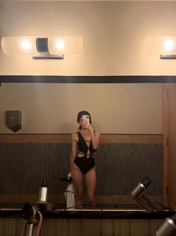 Full leaked Phoeberuchen private photo