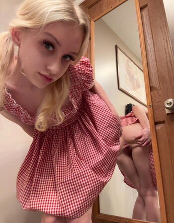 Full leaked Phoenix tate private photo
