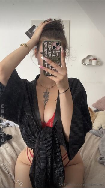 Full leaked Piasecret private onlyfans photo