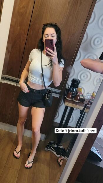 Full leaked Pilotemilie private photo