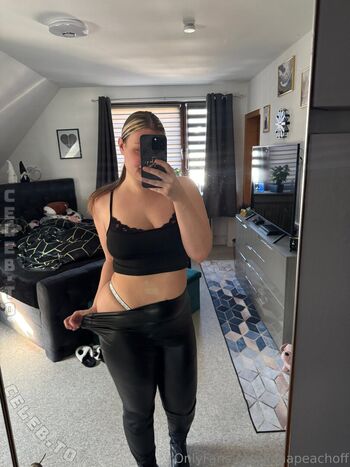 Full leaked Pina peach private photo