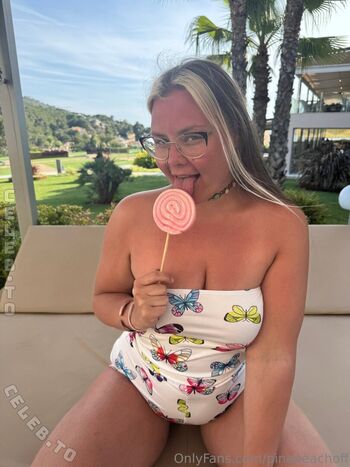Full leaked Pina peach private photo
