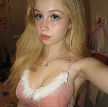 Full leaked Pinkiefangs private onlyfans photo