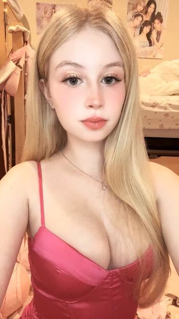 Full leaked Pinkiefangs private onlyfans photo