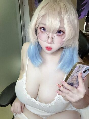 Full leaked Pinkkybutter private photo