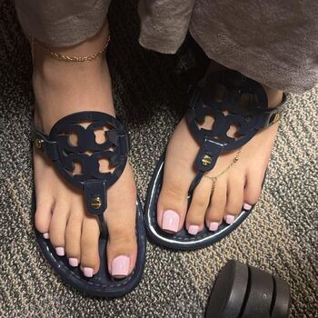 Full leaked Pinkypromisey private onlyfans photo