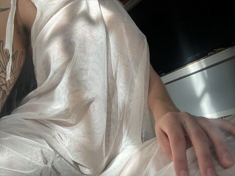 Full leaked Pixiexsnow private photo