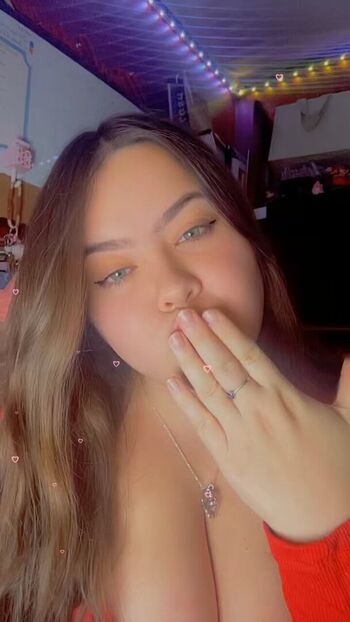 Full leaked Poggoddess private onlyfans photo