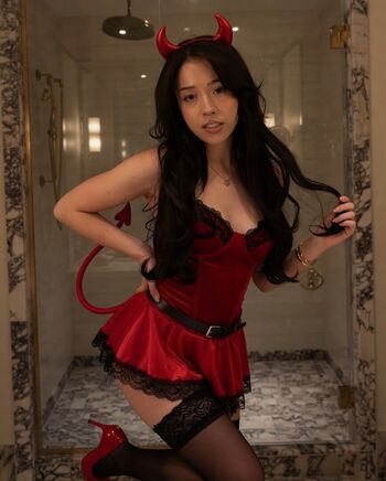 Full leaked Pokimane  page private onlyfans photo