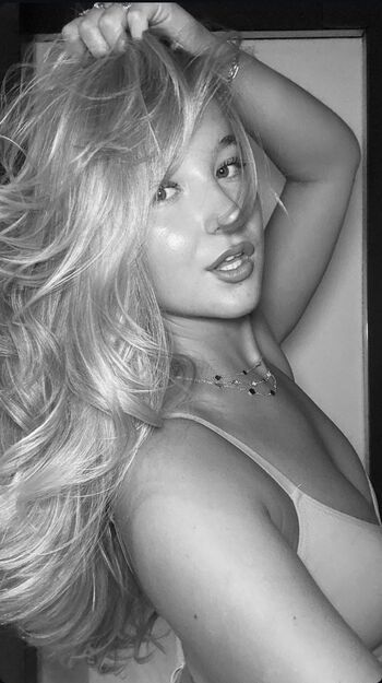 Full leaked Polinaarvvv private photo