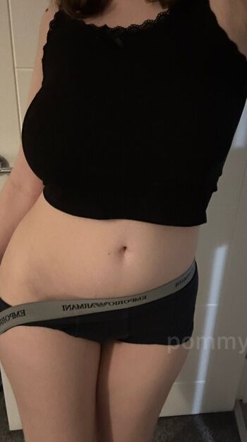 Full leaked Pommy private onlyfans photo
