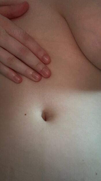 Full leaked Pommy private photo