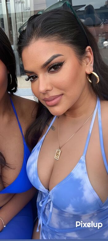 Full leaked Pooja mart private onlyfans photo