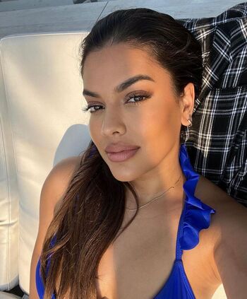 Full leaked Pooja mart private onlyfans photo