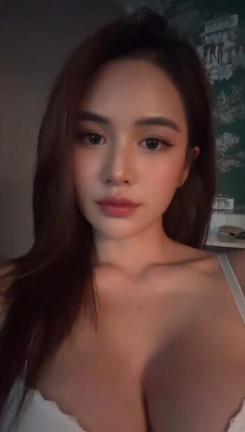Full leaked Poompui private photo