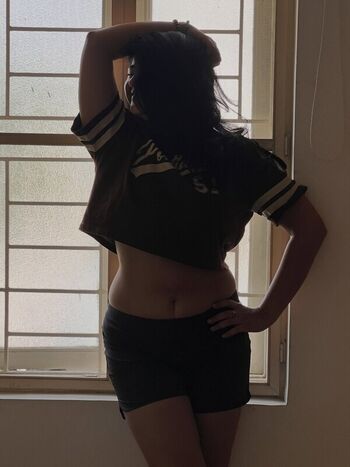 Full leaked Poonam bajwa private photo