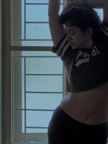 Full leaked Poonam bajwa private photo