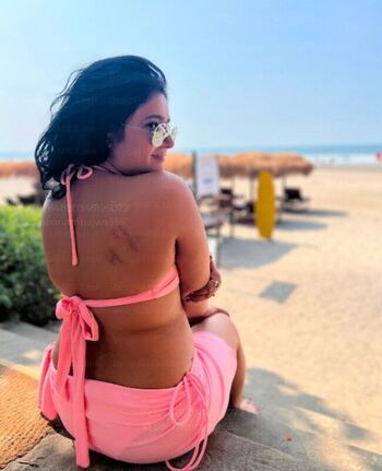 Full leaked Poonam bajwa private photo