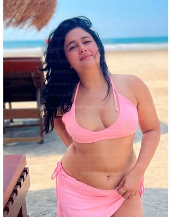 Full leaked Poonam bajwa private photo