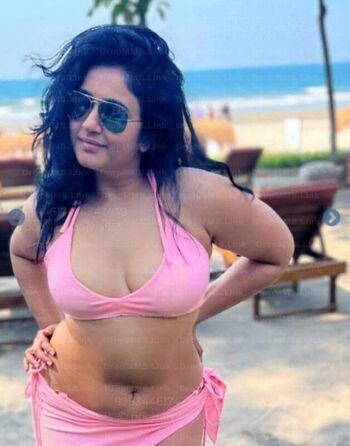 Full leaked Poonam bajwa private photo
